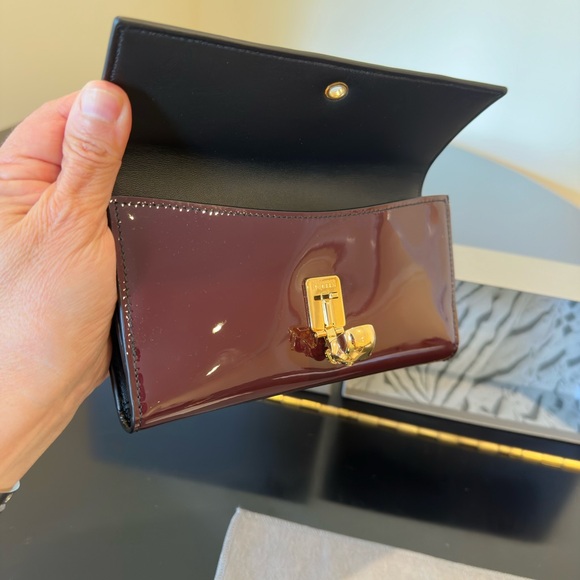 NWT Luxury RARE Chic Authentic Alexander McQueen Patent Leather Skull Wallet - Picture 12 of 17